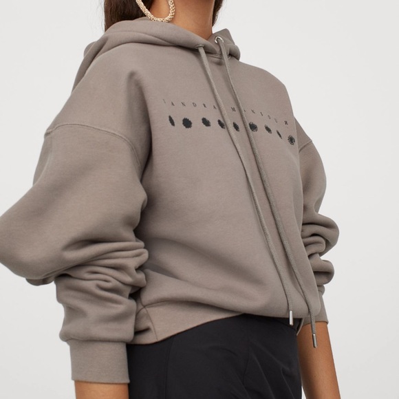 NWT Sandra Mansour H&M Printed Hoodie - Picture 3 of 4